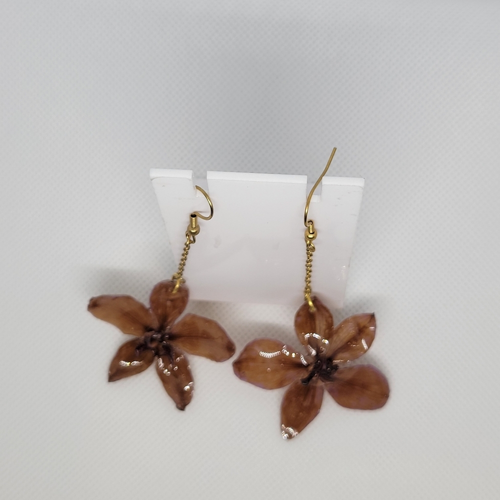 Elegant Brown Floral Earrings - Picture 1 of 1